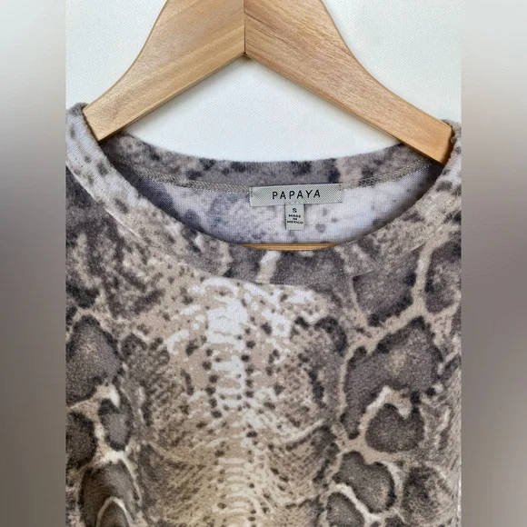 Boutique Print Sweater - Picture 3 of 3